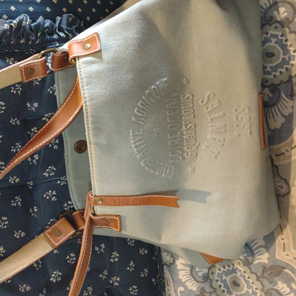 Tote - Picture 4 of 4